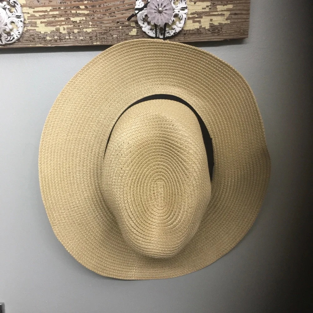 Comhats straw summer beach hat. - Picture 7 of 7